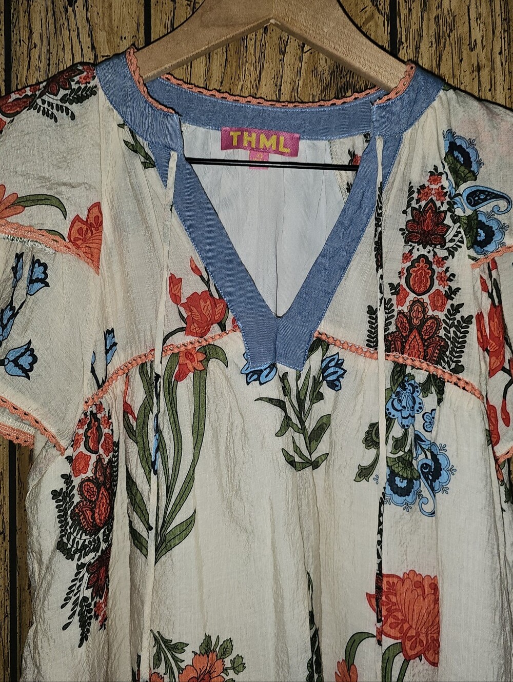 THML X ANTHROPOLOGIE Floral Tie Neck Flutter Sleeve Blouse - XS - Picture 3 of 7